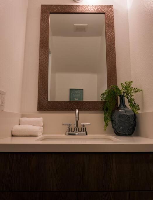 Stylish 2 Bed 1 And Half Bath Apartment Near Sofi Stadium, Lax, Forum Inglewood Eksteriør billede